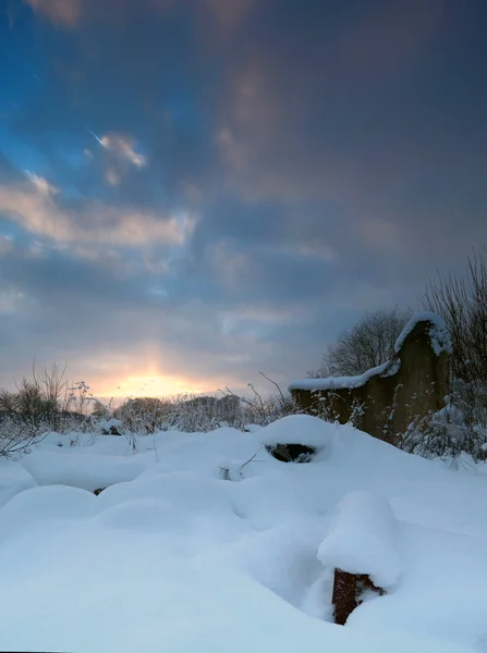 Dramática luz del atardecer de invierno — Foto de Stock