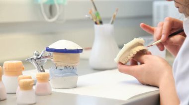 implantlar diş dişçi nesneleri