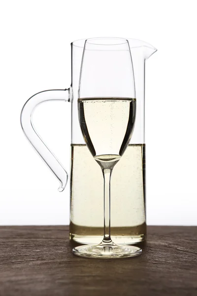 Beyaz şarap cam sürahi — Stok fotoğraf