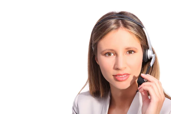 オフィスの電話オペレーター、ヘッドフォンで美しい女性 — ストック写真