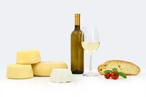Fresh cheese and wine and bread — Stock Photo, Image