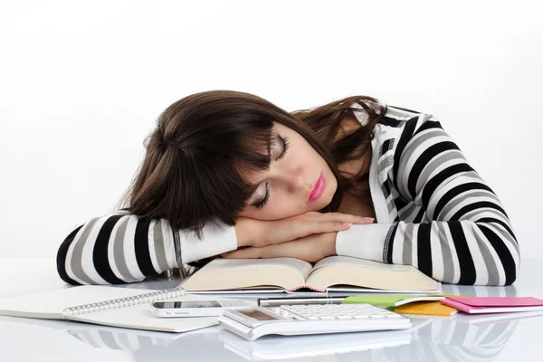 Krásná dívka spí na knihy — Stock fotografie