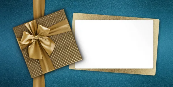 Feliz Navidad Tarjeta Regalo Blanca Con Caja Oro Con Lazo —  Fotos de Stock