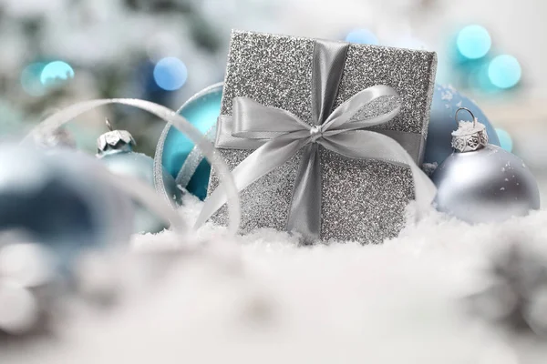 Frohe Weihnachten Hintergrund Silberne Geschenkschachtel Mit Schleife Und Schleife Neben — Stockfoto
