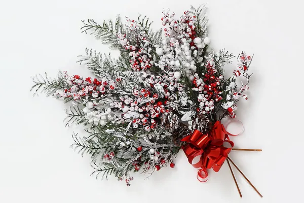 Merry Christmas Decorative Composition Mistletoe Snowy Pine Branches Red Berries — Stock Photo, Image