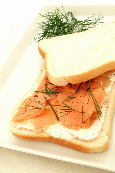 Smoked salmon & cream cheese sandwich — Stock Photo, Image