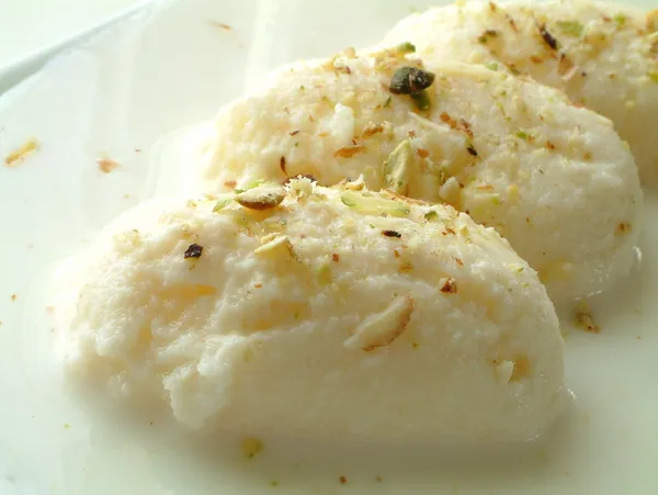 Traditional rasmalai indian dessert — Stock Photo, Image