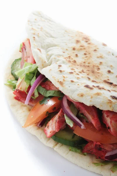 Hint tavuk tikka naan ekmek sandviç — Stok fotoğraf