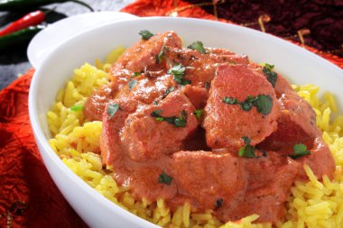 Hint tavuk tiçamasala pirinç pilavı ile