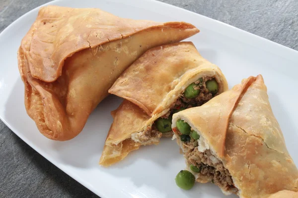 Hintli kuzu samosa starter — Stok fotoğraf