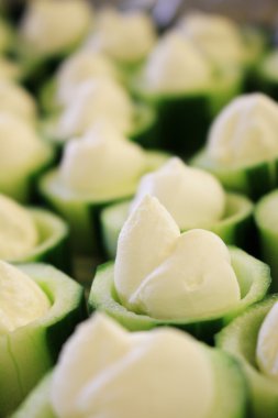 Salatalık kanepeler