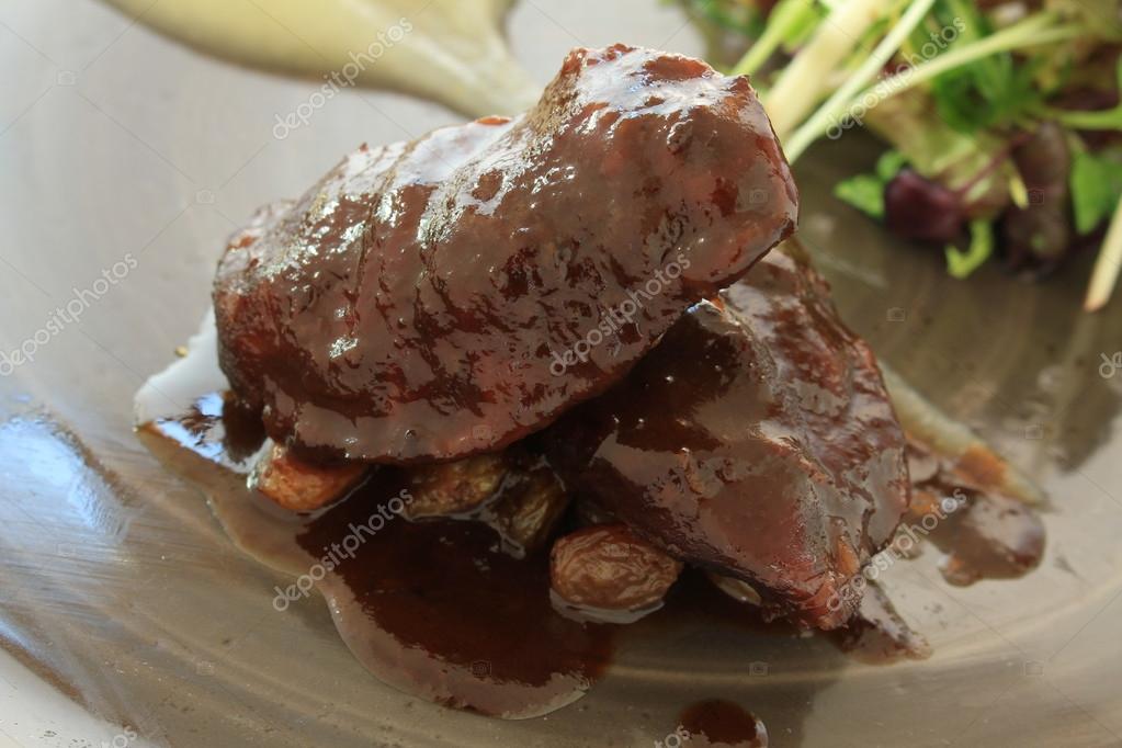 Geschmorte Schweinebacken — Stockfoto © neillangan #46888109