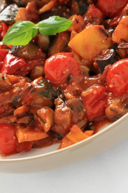 ratatouille çanak hizmet içinde