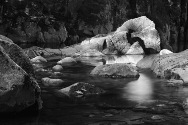 Rock Nehri kıyısında