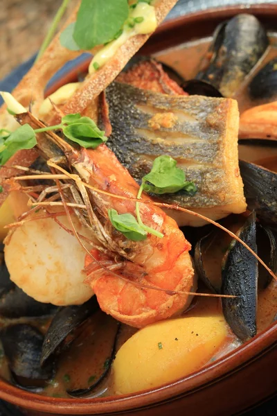 Traditional bouillabaisse fish stew — Stock Photo, Image