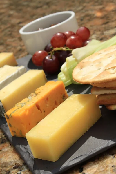 奶酪选择盘奶酪板 — 图库照片
