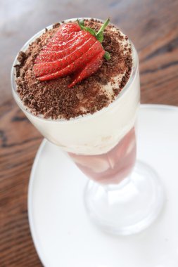 sciocchezza dessert in bicchiere gelato