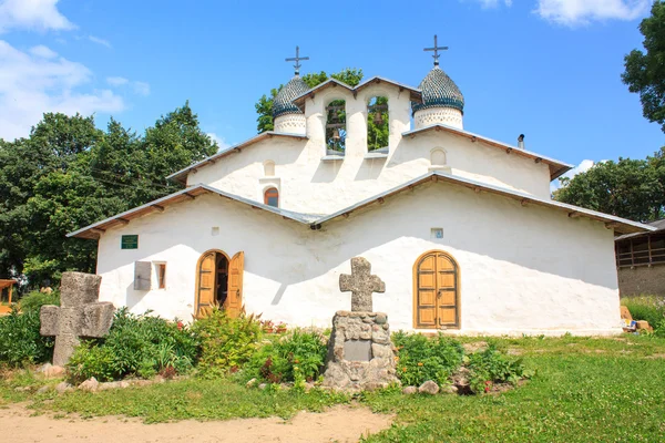 普斯科夫的老教堂 — 图库照片