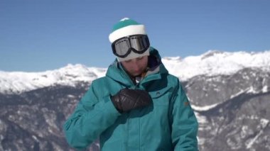 snowboard kız hazırlanıyor