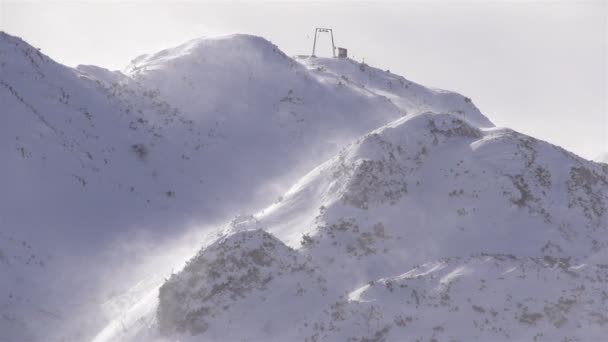 Station de ski fermée en raison du vent fort — Video