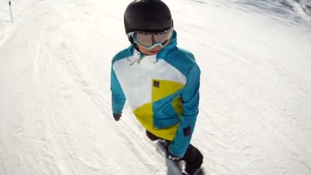 Сноубордист — стоковое видео