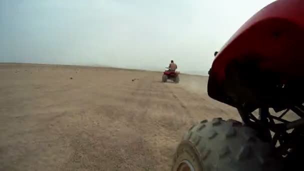 Driving quadbike — Stock Video