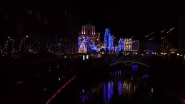 Noel ışıklar şehir