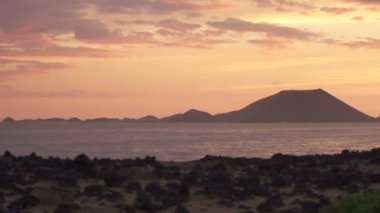 Vulcano siluet gündoğumu