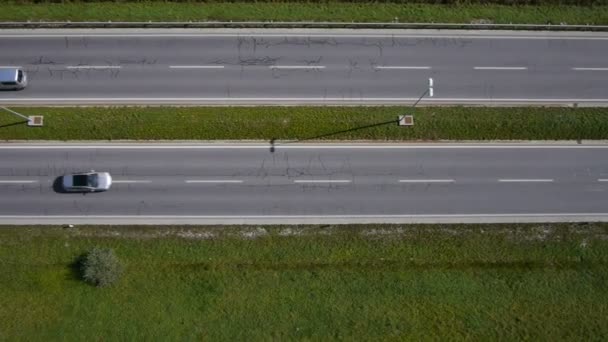 Highway trafik och järnväg — Stockvideo