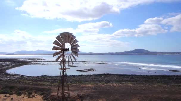 Old Windmill Water Pump — Stock Video