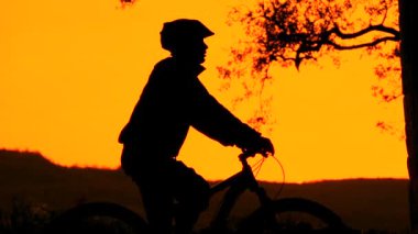 Mountainbiker nefes nefese