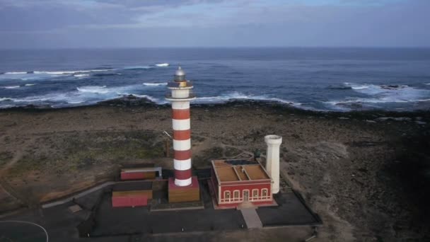 Leuchtturm in Cotillo — Stockvideo