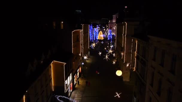 Kerstverlichting in stad — Stockvideo