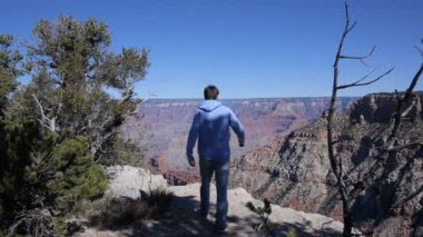 Büyük Kanyon kenarına