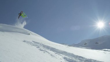 atlama ve çökmesini snowboarder