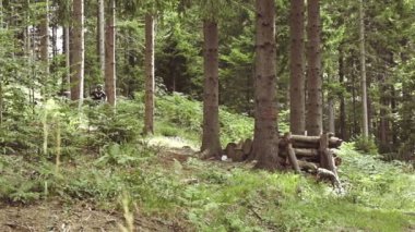 yokuş aşağı motorcu kicker atlama