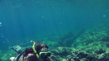 Adriyatik Denizi içinde şnorkel