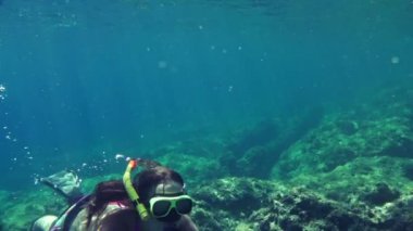 Adriyatik Denizi içinde şnorkel