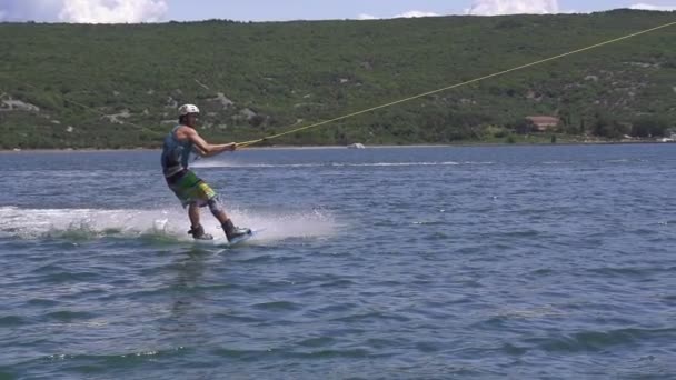 Wakeboard-Sprung — Stockvideo