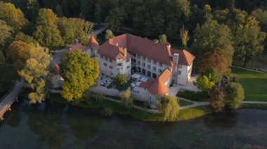 Nehirde bir adada Kalesi