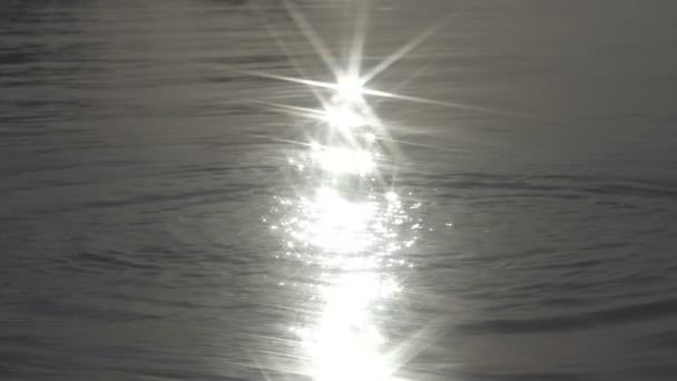 물, 태양 불꽃으로 던진 돌 — 비디오