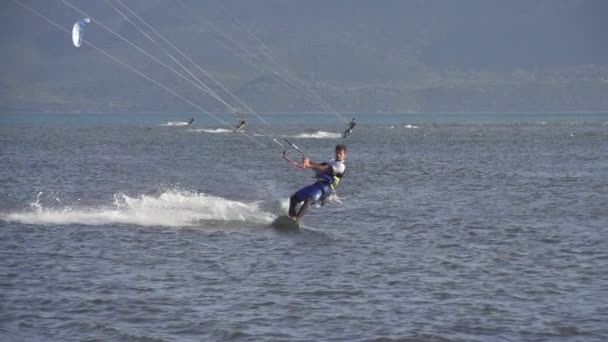 Kiteboarden — Stockvideo