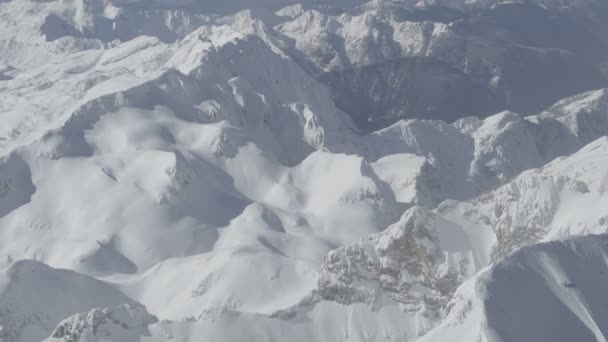 Schneebedeckte Berge — Stockvideo