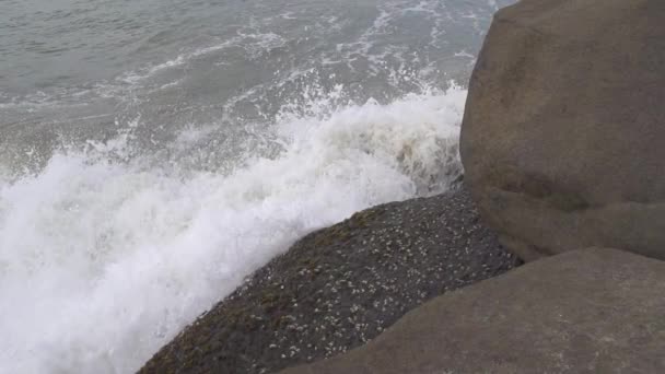 Ondas em colapso — Vídeo de Stock