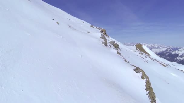 Montanhas no inverno — Vídeo de Stock