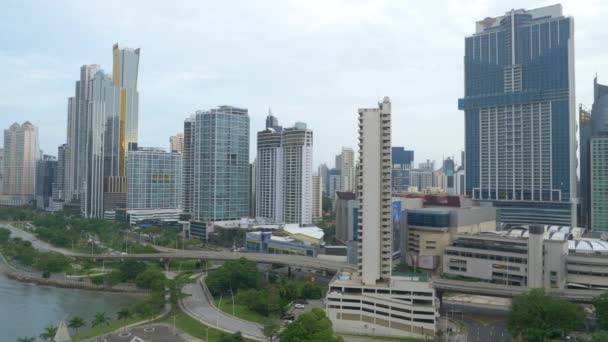 Spettacolare vista sul pittoresco quartiere alberghiero costiero del centro di Panama. — Video Stock