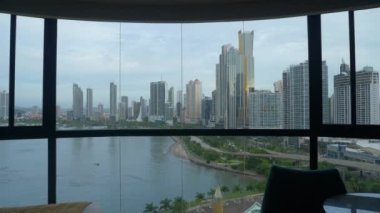 Latin Amerika 'da lüks bir otel odasından nefes kesici bir manzara.