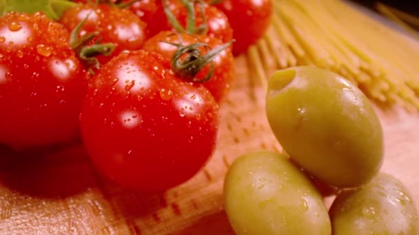 Super Moción Lenta Cerrar Lentes Probabras Primer Plano Deliciosos Tomates — Vídeo de stock