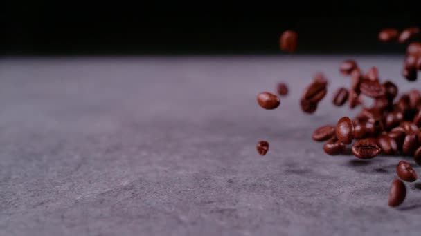 Super Slow Motion Close Probe Lens Skákající Hromada Aromatických Kávových — Stock video