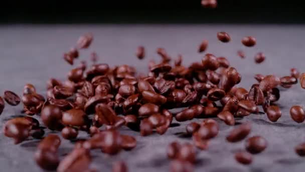 Super Slow Motion Close Probe Lens Skákající Hromada Aromatických Kávových — Stock video
